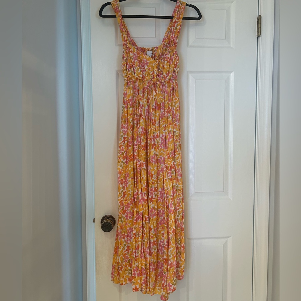 Piyama orange abstract dress 
Lounge / sleep / getting ready